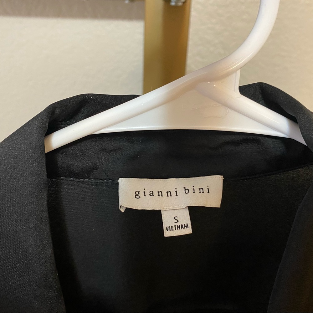 Gianni Bini Lightweight Romantic Satin Skater Wrap Dress, Dillard’s, Small - Picture 6 of 8